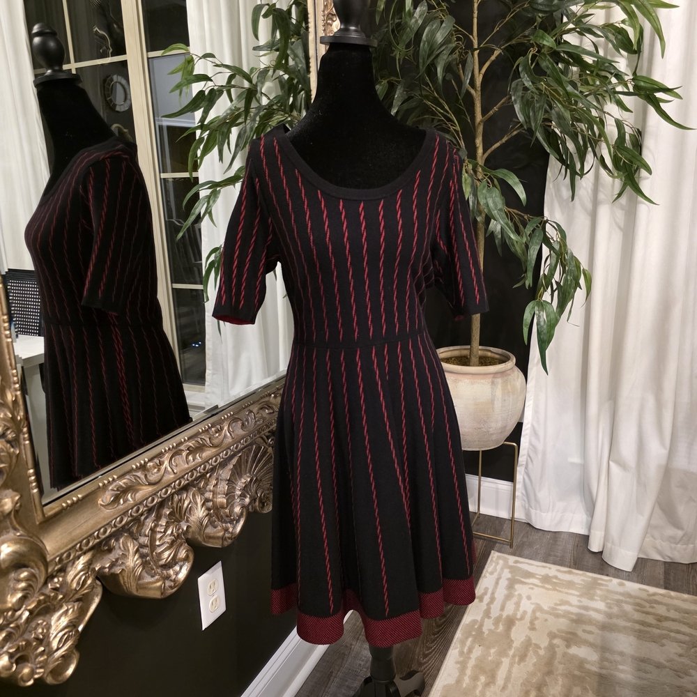 Danny & Nicole Fit & Flare Knit Dress – Black & Red Pattern – Size Petite Large